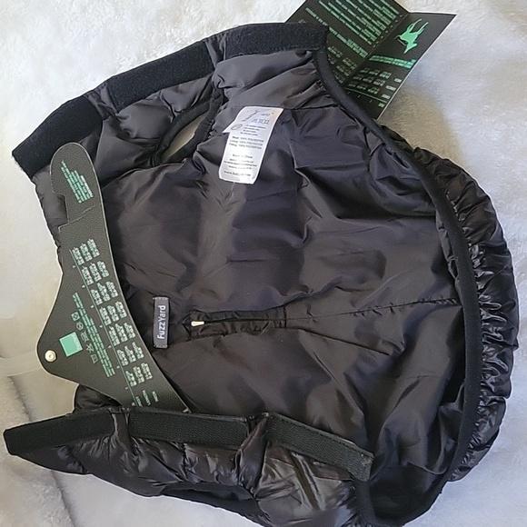 Size 2 black puffer dog coat with velcro fasteners and zipper back closu… - Picture 7 of 7